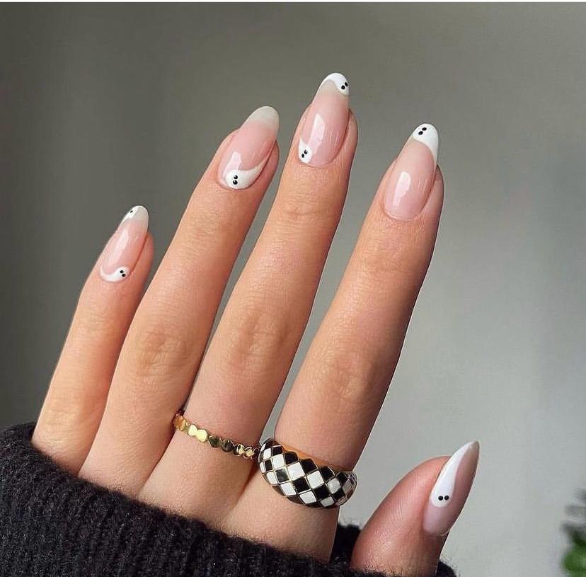 Professional nail art design 1 - creative nail service by Therapic Beauty